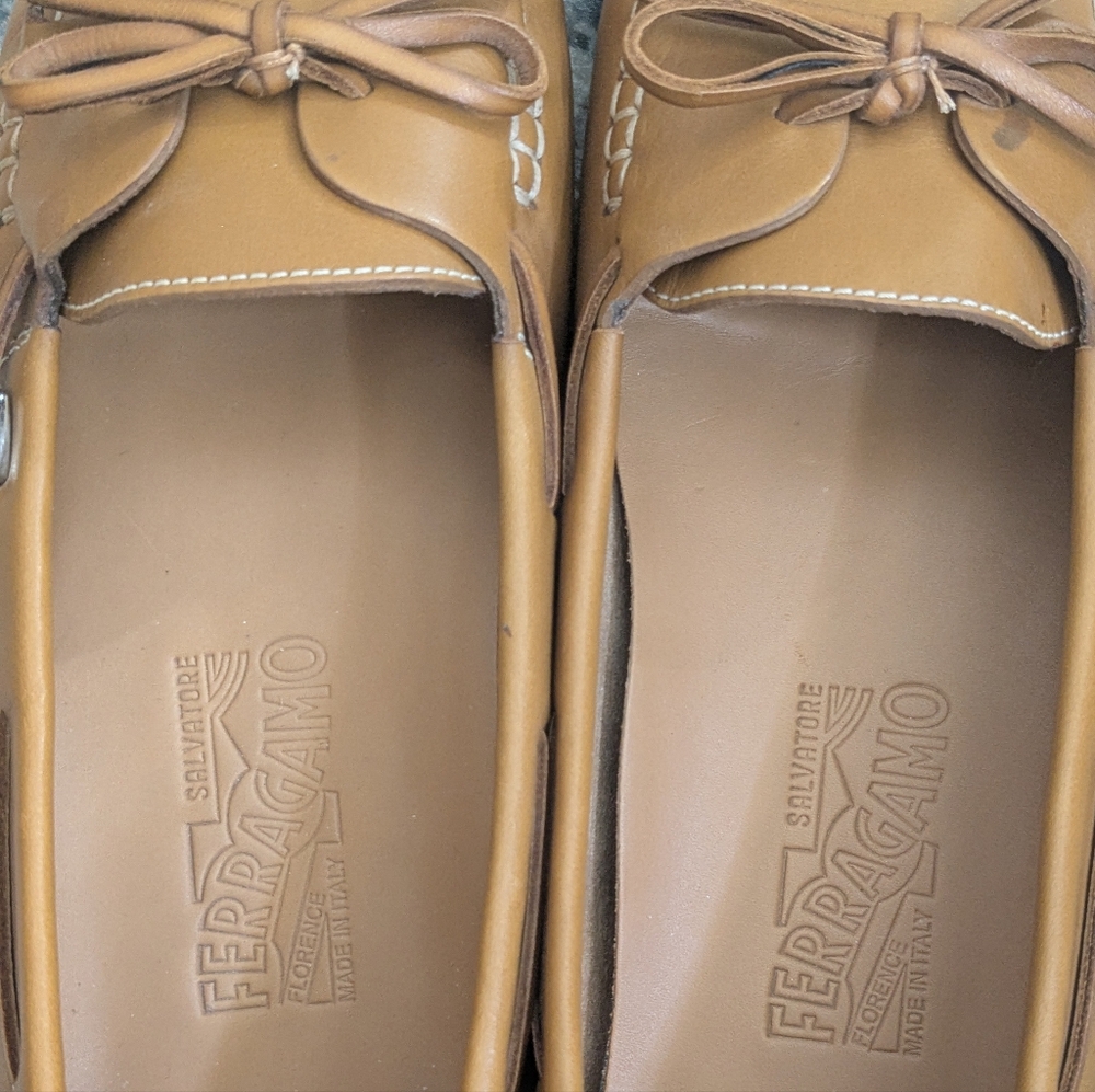 Salvatore Ferragamo Leather Boat Shoes - 9B - Picture 6 of 9